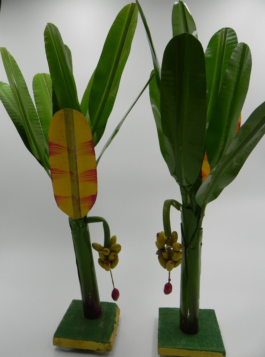 Banana tree with stand and Banana Bunch. ( FOR DECORATION)