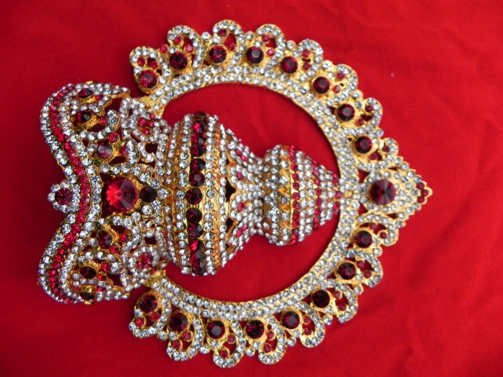 Stone Kireeta with Arch